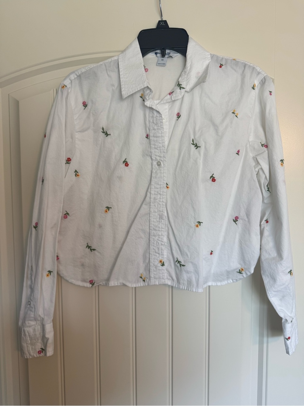 Women's White Button-Up Top with Floral Embroidery